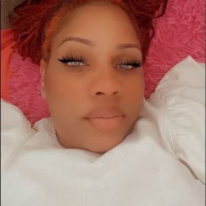 Meet your Posher, Danyelle